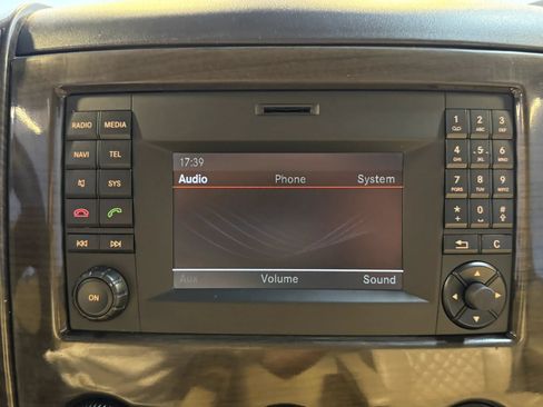 Used 2015 Mercedes-Benz Sprinter 2500 image 17