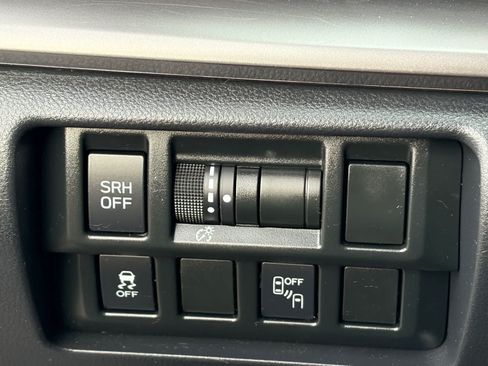 Used 2018 Subaru Crosstrek 2.0i Limited AWD/4WD image 8