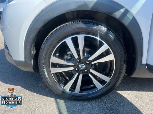 Used 2019 Nissan Kicks SR w/ SR Premium Package FWD image 29