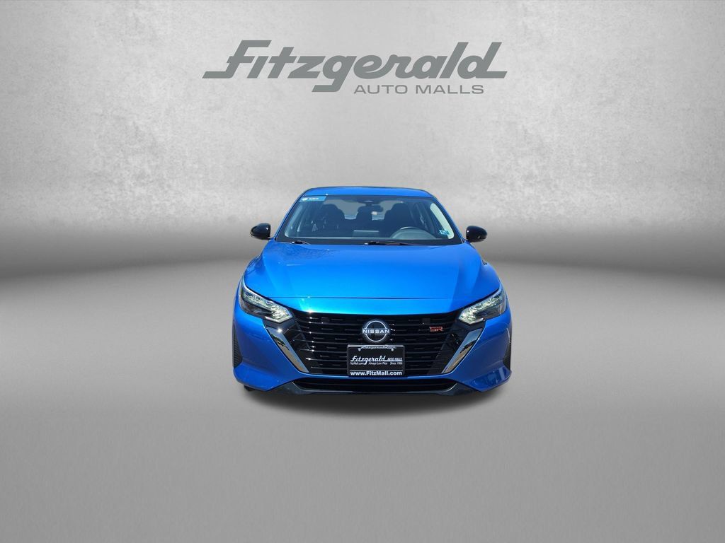 Used 2025 Nissan Sentra SR FWD image 2