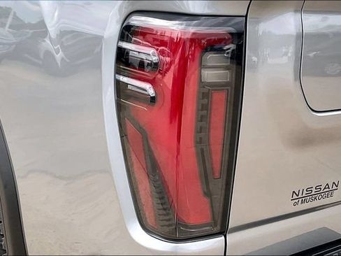 Used 2025 GMC Sierra 2500 AT4 AWD/4WD image 24