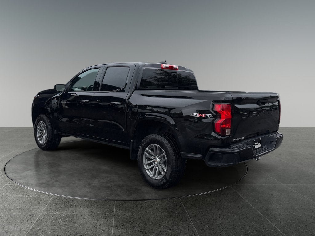 Used 2025 Chevrolet Colorado LT AWD/4WD image 8