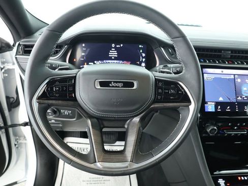 Used 2023 Jeep Grand Cherokee Overland w/ Luxury Tech Group IV image 12