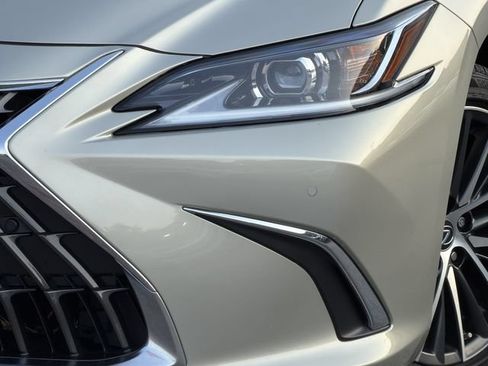 Used 2025 Lexus ES 350 w/ Premium Package FWD image 8