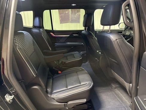 Used 2025 GMC Acadia Denali w/ LPO, Floor Liner Package AWD/4WD image 27