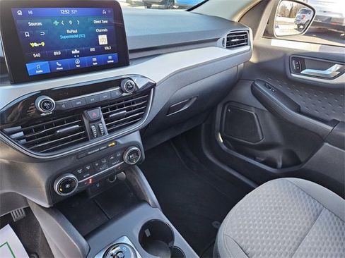 Used 2020 Ford Escape SE image 21