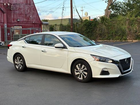Used 2022 Nissan Altima 2.5 S FWD image 4
