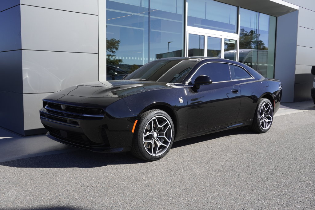 Used 2026 Dodge Charger Scat Pack AWD/4WD image 3