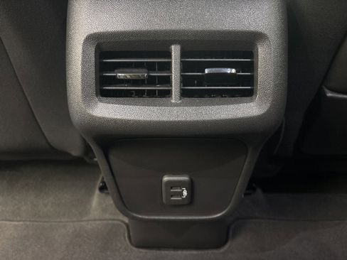 Certified 2024 GMC Terrain SLE image 19