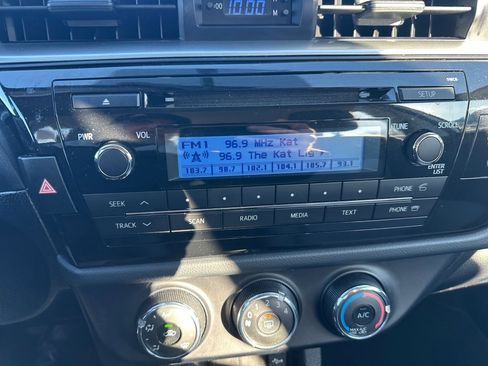 Used 2015 Toyota Corolla L image 20