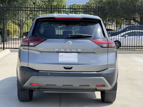 Used 2023 Nissan Rogue SV FWD image 4