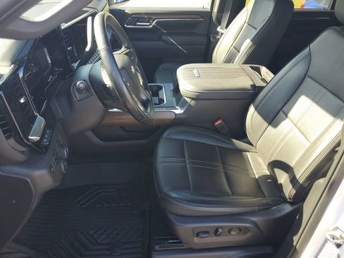 Used 2024 Chevrolet Silverado 2500 High Country w/ Technology Package image 5