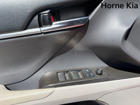 Used 2021 Toyota Camry SE w/ Convenience Package FWD image 21