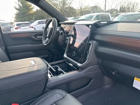 New 2026 GMC Yukon XL Denali w/ Sun & Power Step Package AWD/4WD image 26