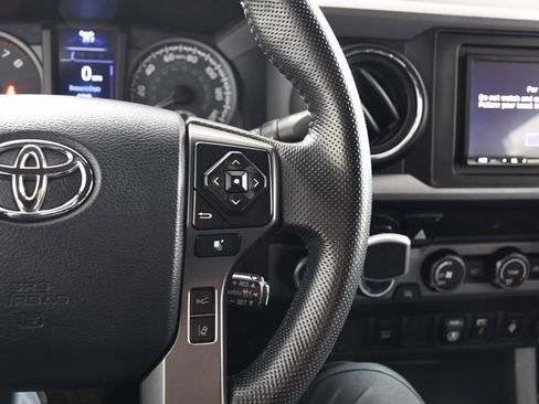 Used 2019 Toyota Tacoma TRD Off-Road AWD/4WD image 30
