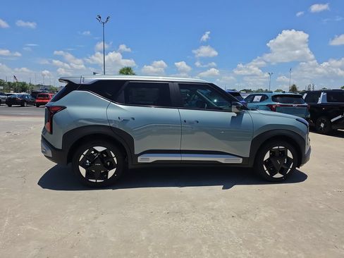 New 2027 Kia Seltos S FWD image 9