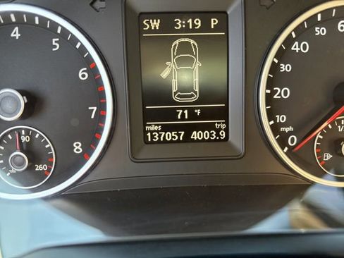 Used 2012 Volkswagen Tiguan S image 23