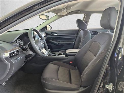 Used 2024 Nissan Altima 2.5 SV FWD image 15