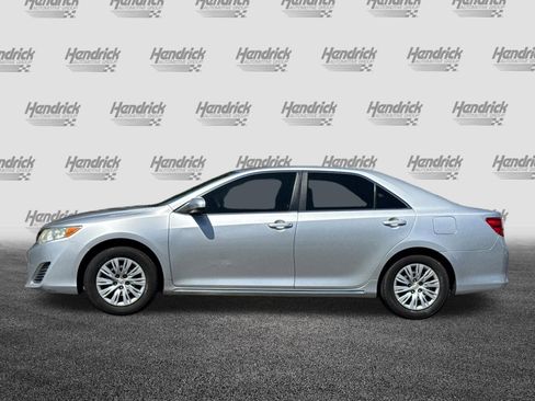Used 2012 Toyota Camry LE FWD image 8