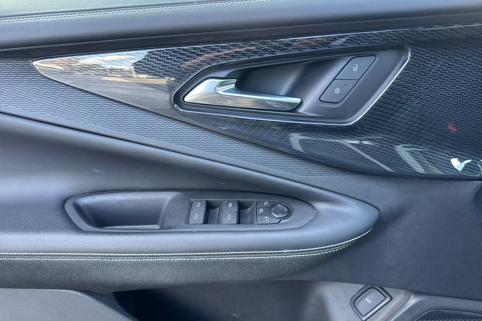 Used 2024 Chevrolet Blazer EV LT AWD/4WD image 12