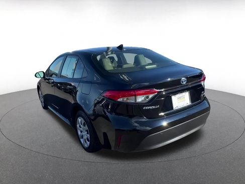 Used 2025 Toyota Corolla LE image 11