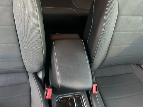 Used 2022 Volkswagen Taos SE w/ Driver Assistance Package image 36