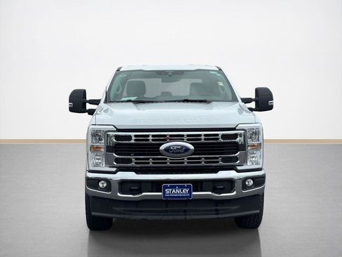 Used 2025 Ford F250 XLT w/ FX4 Off-Road Package AWD/4WD image 2