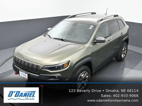Used 2020 Jeep Cherokee Trailhawk w/ Cold Weather Group AWD/4WD image 21