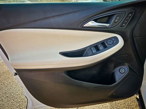 Used 2020 Buick Encore GX Essence w/ Advanced Technology Package image 10