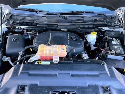 Used 2018 RAM 1500 Outdoorsman AWD/4WD image 30