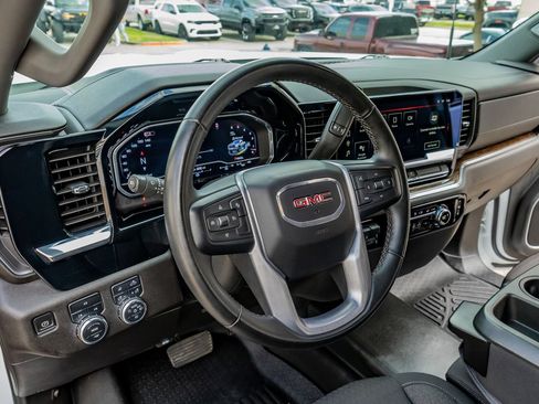 Used 2024 GMC Sierra 3500 SLE AWD/4WD image 15