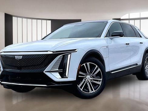 New 2026 Cadillac Lyriq Luxury w/ LPO, Floor Liner Package AWD/4WD image 1