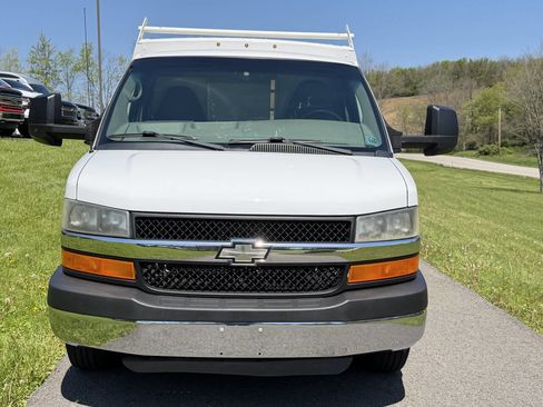 Used 2011 Chevrolet Express 3500 RWD image 3