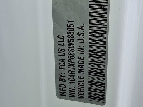 Certified 2025 Jeep Wrangler Unlimited Sahara w/ Safety Group image 27