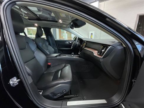 Used 2022 Volvo S60 B5 Inscription FWD image 28