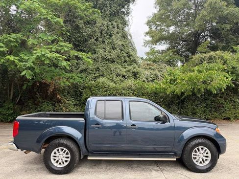 Used 2019 Nissan Frontier SV RWD image 12