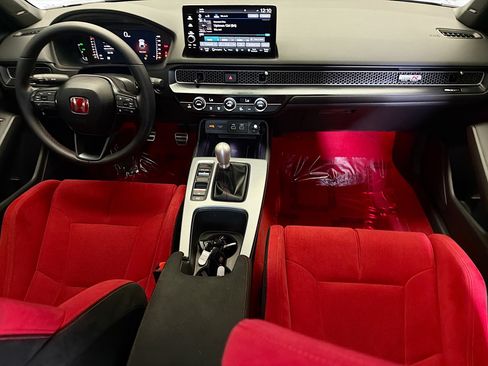 Used 2025 Honda Civic Type R image 11