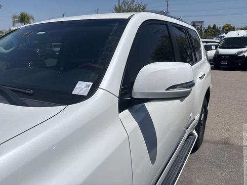 Used 2018 Lexus GX 460 Luxury w/ Preferred Accessory Package AWD/4WD image 6