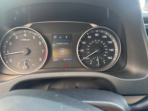 Used 2017 Hyundai Elantra Limited FWD image 3