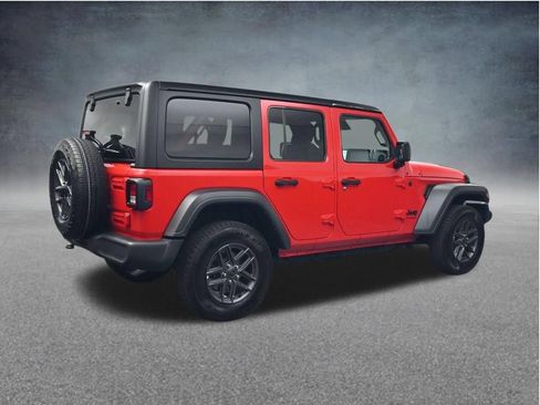 Used 2025 Jeep Wrangler Unlimited Sport AWD/4WD image 3