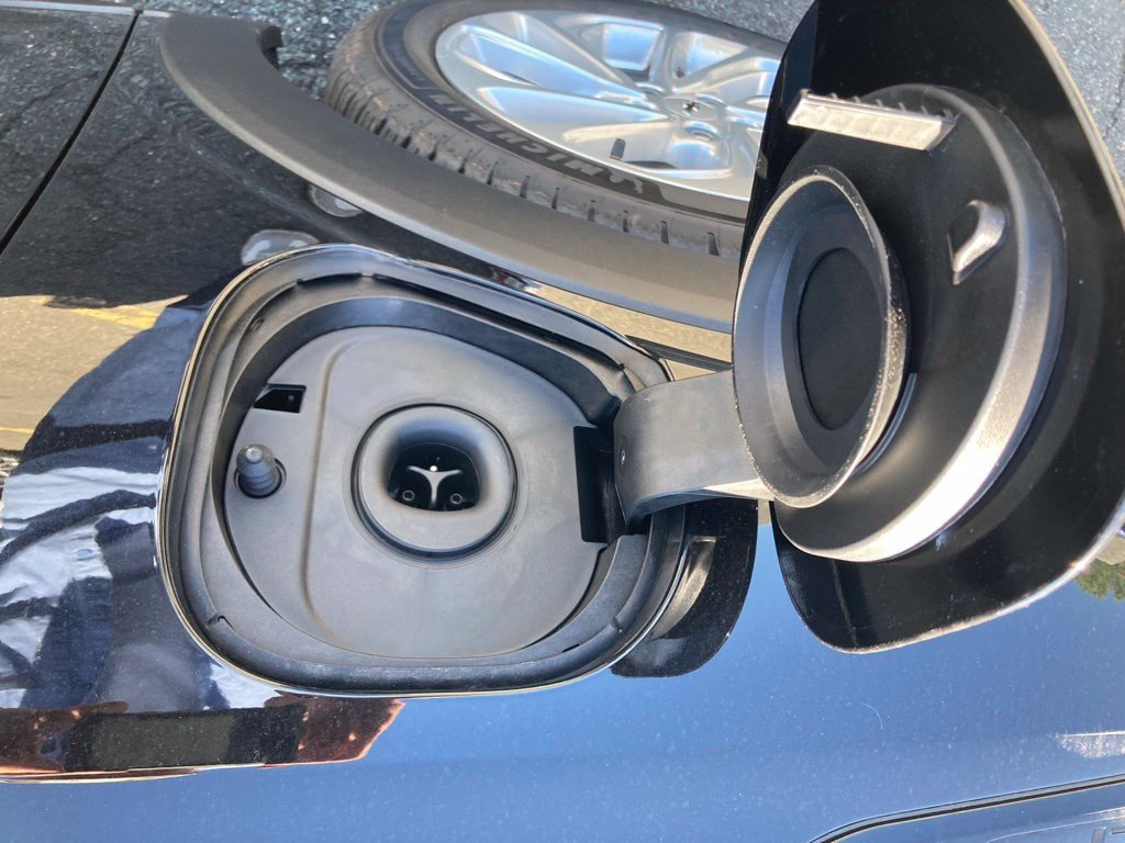New 2027 Chevrolet Bolt LT w/ Comfort Package FWD image 32