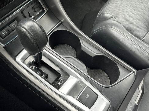 Used 2022 Subaru Ascent Limited w/ Technology Package image 23