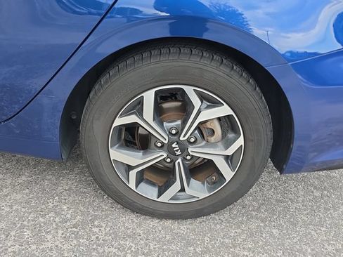 Used 2019 Kia Forte LXS FWD image 5