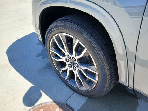New 2026 GMC Acadia Denali Ultimate w/ LPO, Floor Liner Package AWD/4WD image 34