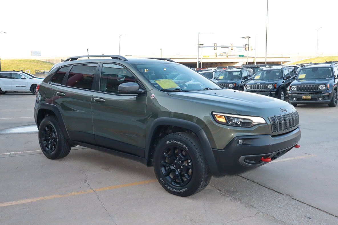 Used 2021 Jeep Cherokee Trailhawk w/ Comfort/Convenience Group AWD/4WD image 4