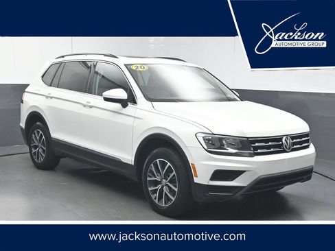 Used 2020 Volkswagen Tiguan SE FWD image 1