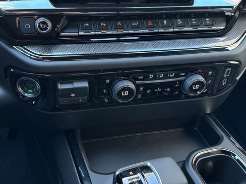 New 2026 Chevrolet Silverado 1500 ZR2 image 20