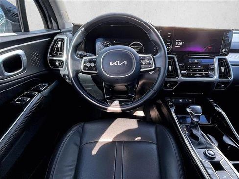 Used 2023 Kia Sorento SX FWD image 7