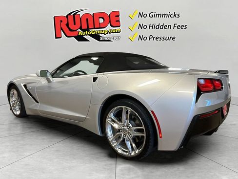 Used 2018 Chevrolet Corvette Stingray Convertible w/ 1LT image 3