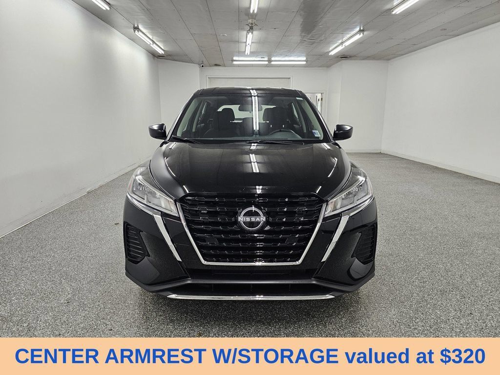 Used 2025 Nissan Kicks Play S FWD image 2